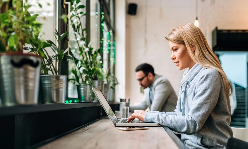 Legal Basics for Freelance Web Developers Promoting Their Services